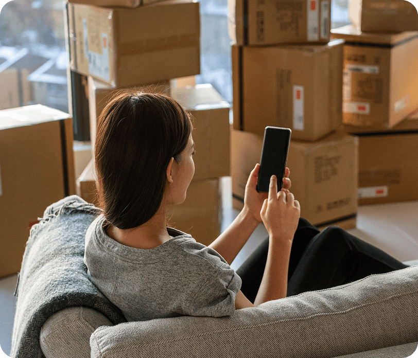 girl with phone booking online