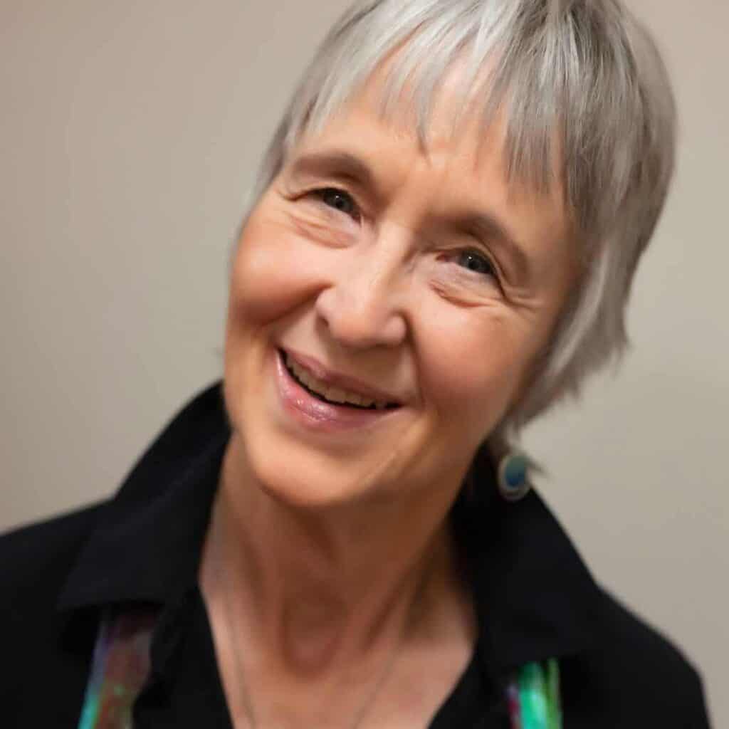 Headshot of Pam Holland